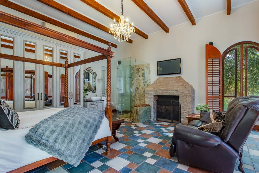 5 Bedroom Property for Sale in Winelands Western Cape